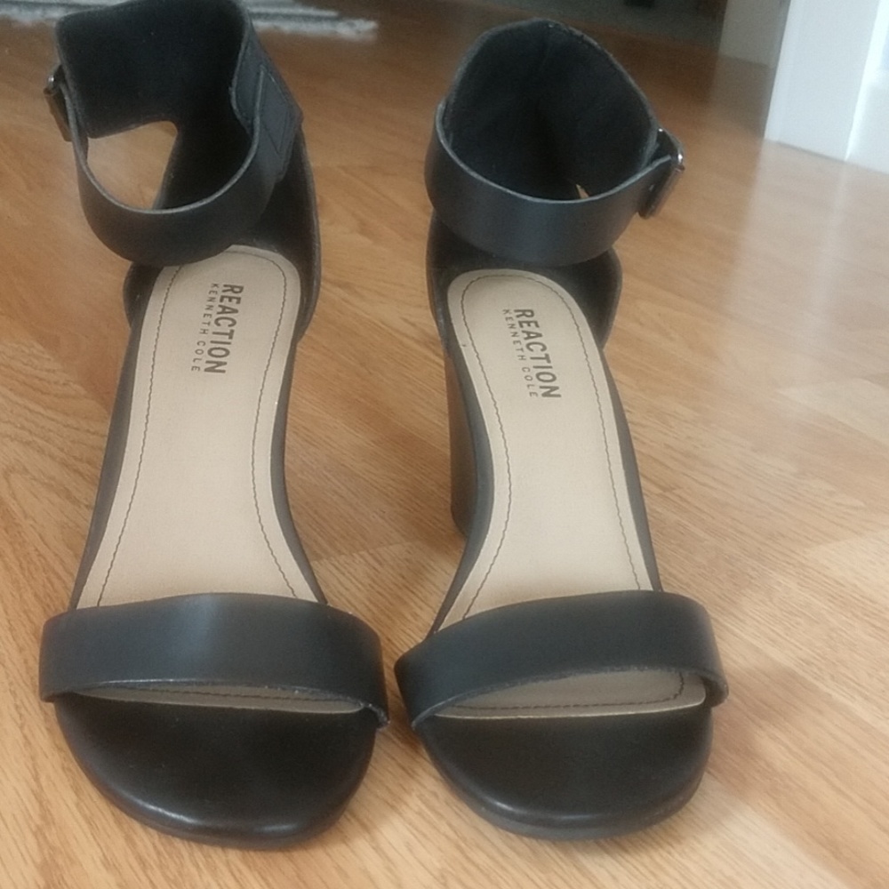 Kenneth Cole Reaction Wedges